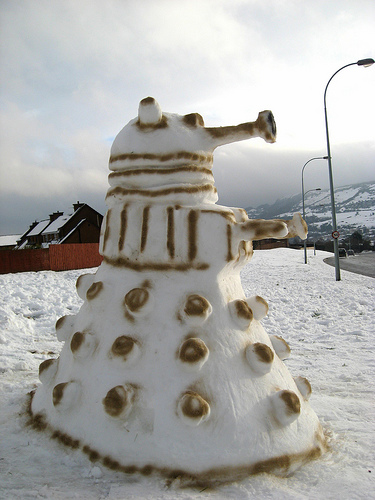 Illustration for article titled Fun and Fantastical Snowmen to Make Your Winter Bright